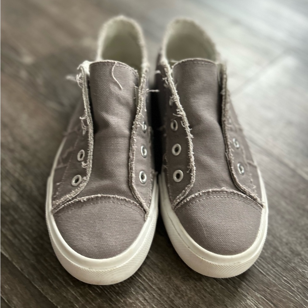 Gray and White Minimalist Sneakers with Slip-On Design